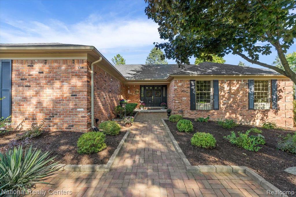 413 Cypress Road Rochester Hills, MI 48309 - Photo 8 of 50