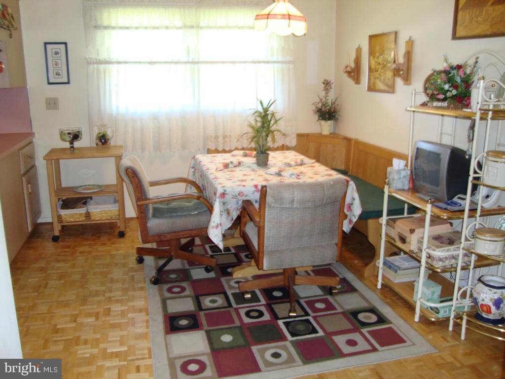 894 Robin Road Lancaster, PA 17601 - Photo 4 of 12 Gallery Image 4