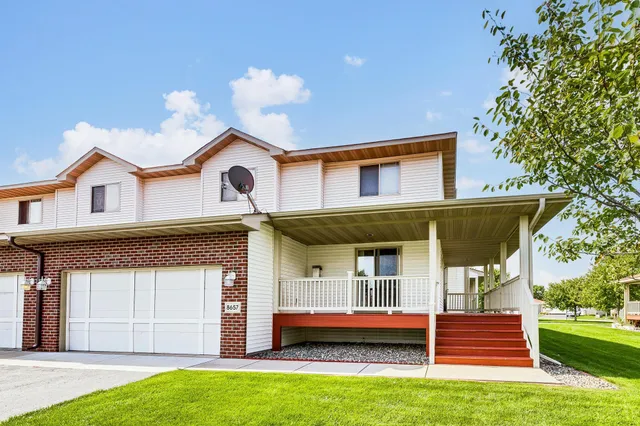 $294,900 | 8657 Tessman Circle North, Brooklyn Park, MN 55445