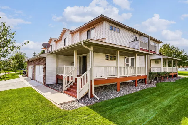 $294,900 | 8657 Tessman Circle North, Brooklyn Park, MN 55445