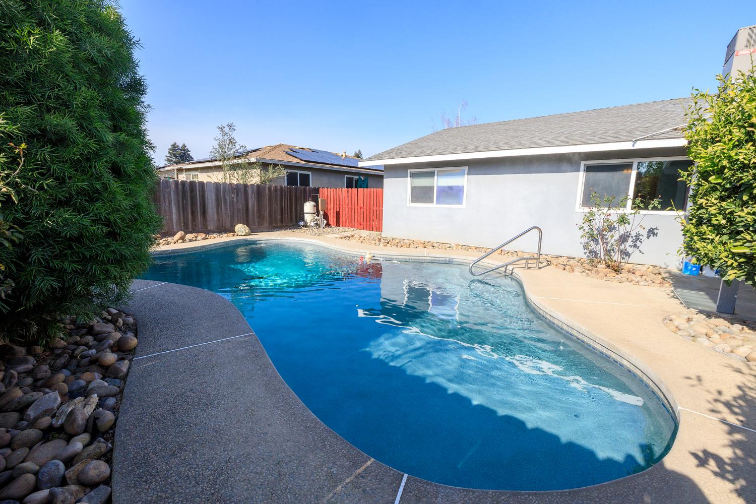 495 Valdapena Way Escalon, CA 95320 - Photo 27 of 38 a view of a house with backyard