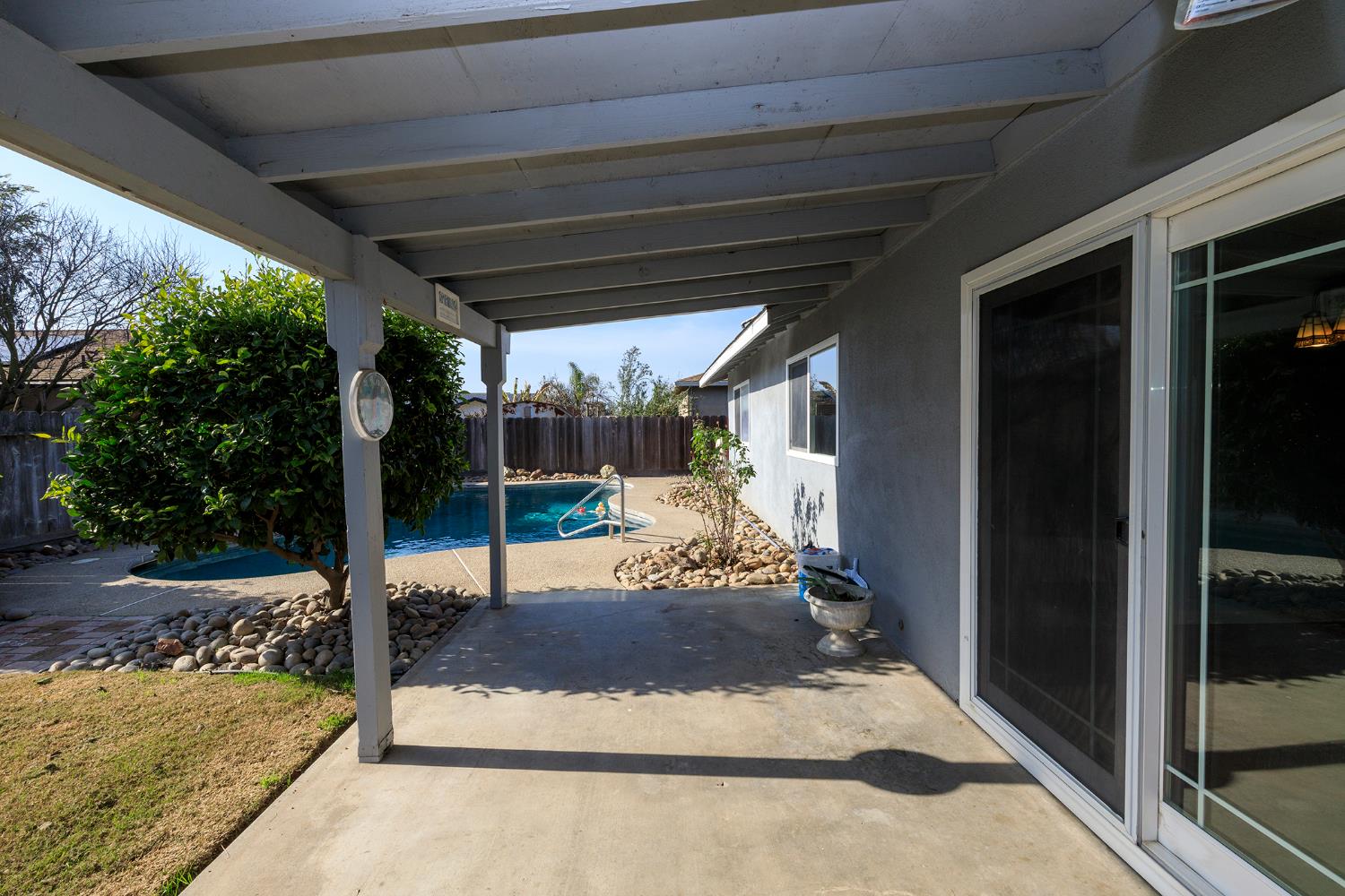 495 Valdapena Way Escalon, CA 95320 - Photo 34 of 43 a view of a porch with furniture