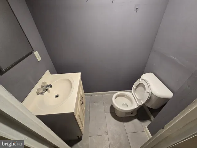 $1,700 | 5044 North Sydenham Street, Philadelphia, PA 19141