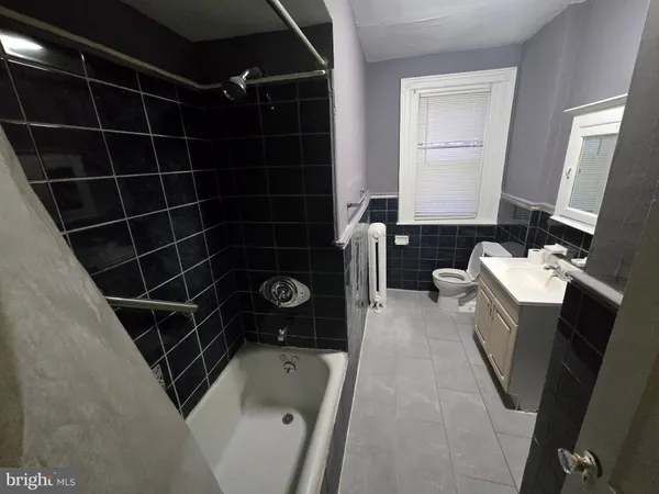 $1,600 | 5044 North Sydenham Street, Philadelphia, PA 19141