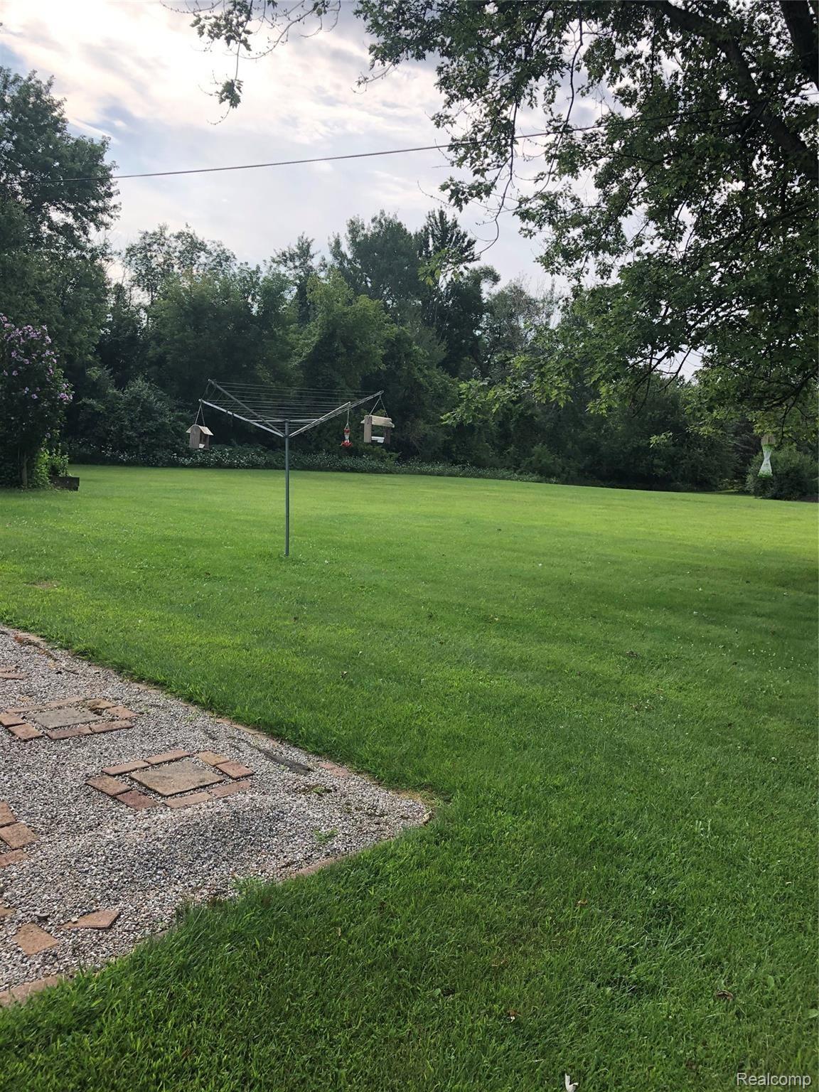 4359 Genesee Road Lapeer, MI 48446 - Photo 8 of 27 g9.jpg