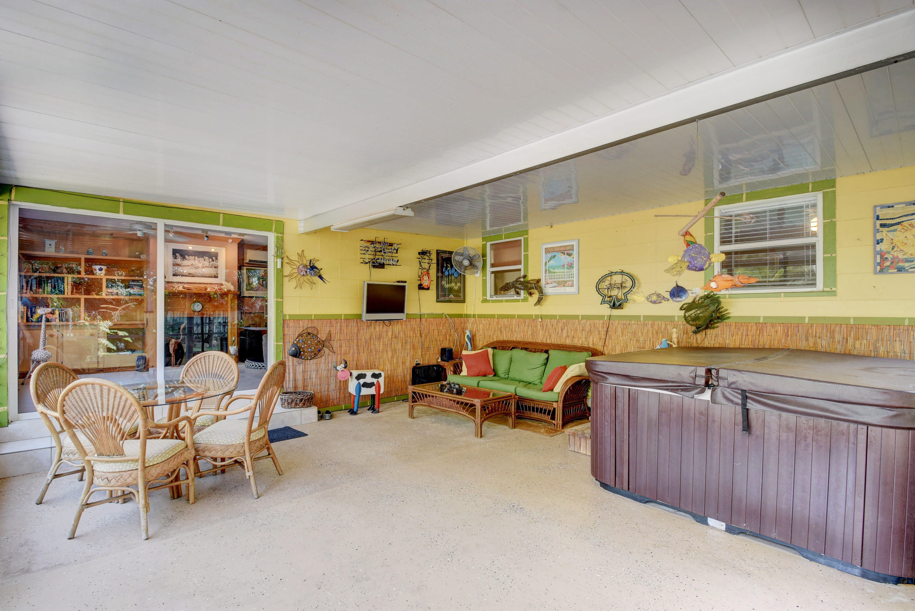 2143 Bermuda Road Palm Springs, FL 33406 - Photo 23 of 54 patio