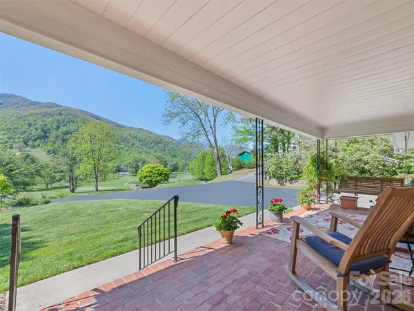 $935,000 | 9 Golfview Drive, Maggie Valley, NC 28751