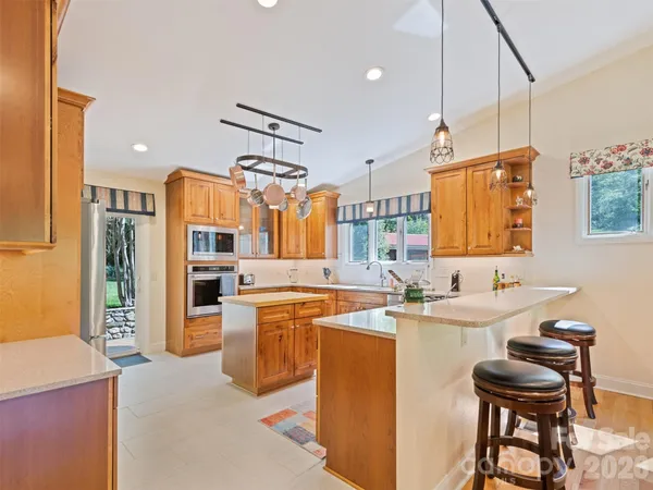 $935,000 | 9 Golfview Drive, Maggie Valley, NC 28751
