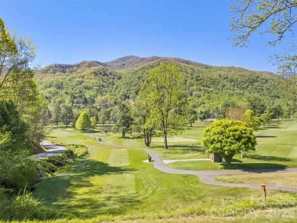 $935,000 | 9 Golfview Drive, Maggie Valley, NC 28751