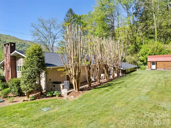 $935,000 | 9 Golfview Drive, Maggie Valley, NC 28751