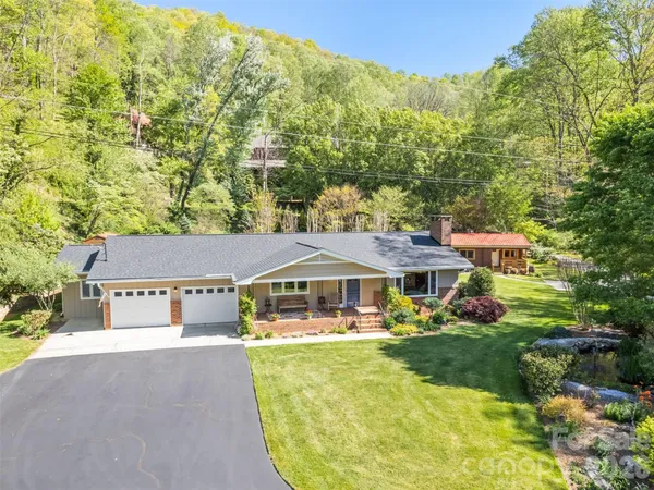 $935,000 | 9 Golfview Drive, Maggie Valley, NC 28751