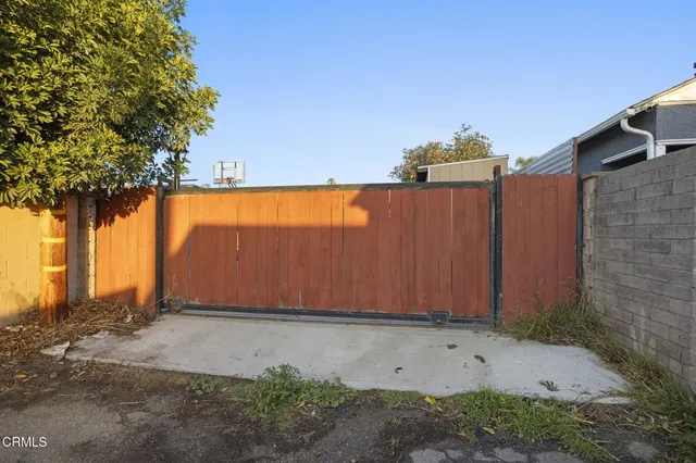 $735,000 | 904 West Beverly Drive, Oxnard, CA 93030