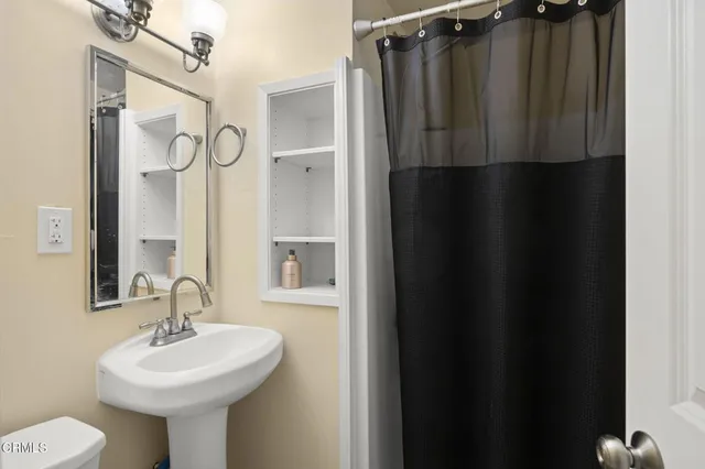 $735,000 | 904 West Beverly Drive, Oxnard, CA 93030