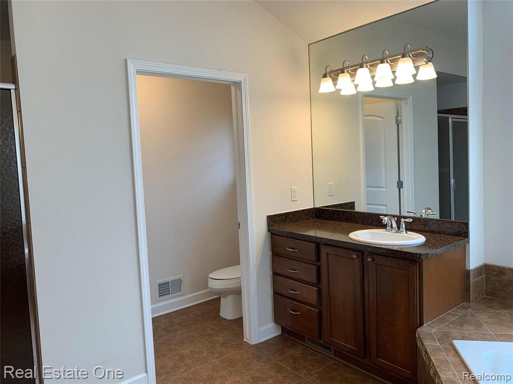 27134 Victoria Road Novi, MI 48374 - Photo 19 of 28