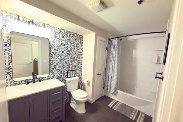 $2,795 | 5711 Jefferson Street, Unit 209, West New York, NJ 07093
