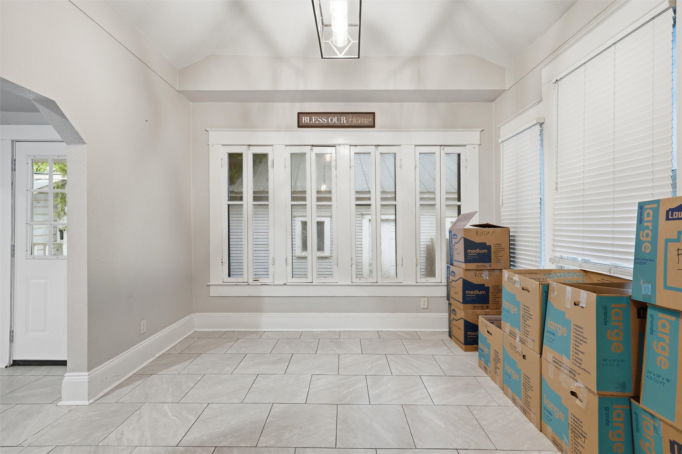 803 North 3rd Street Temple, TX 76501 - Photo 5 of 22 a view of entryway with a front door