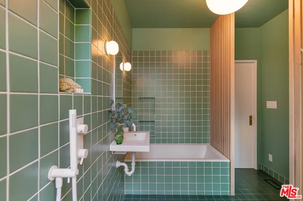 $10,500 | 5676 Hub Street, Los Angeles, CA 90042