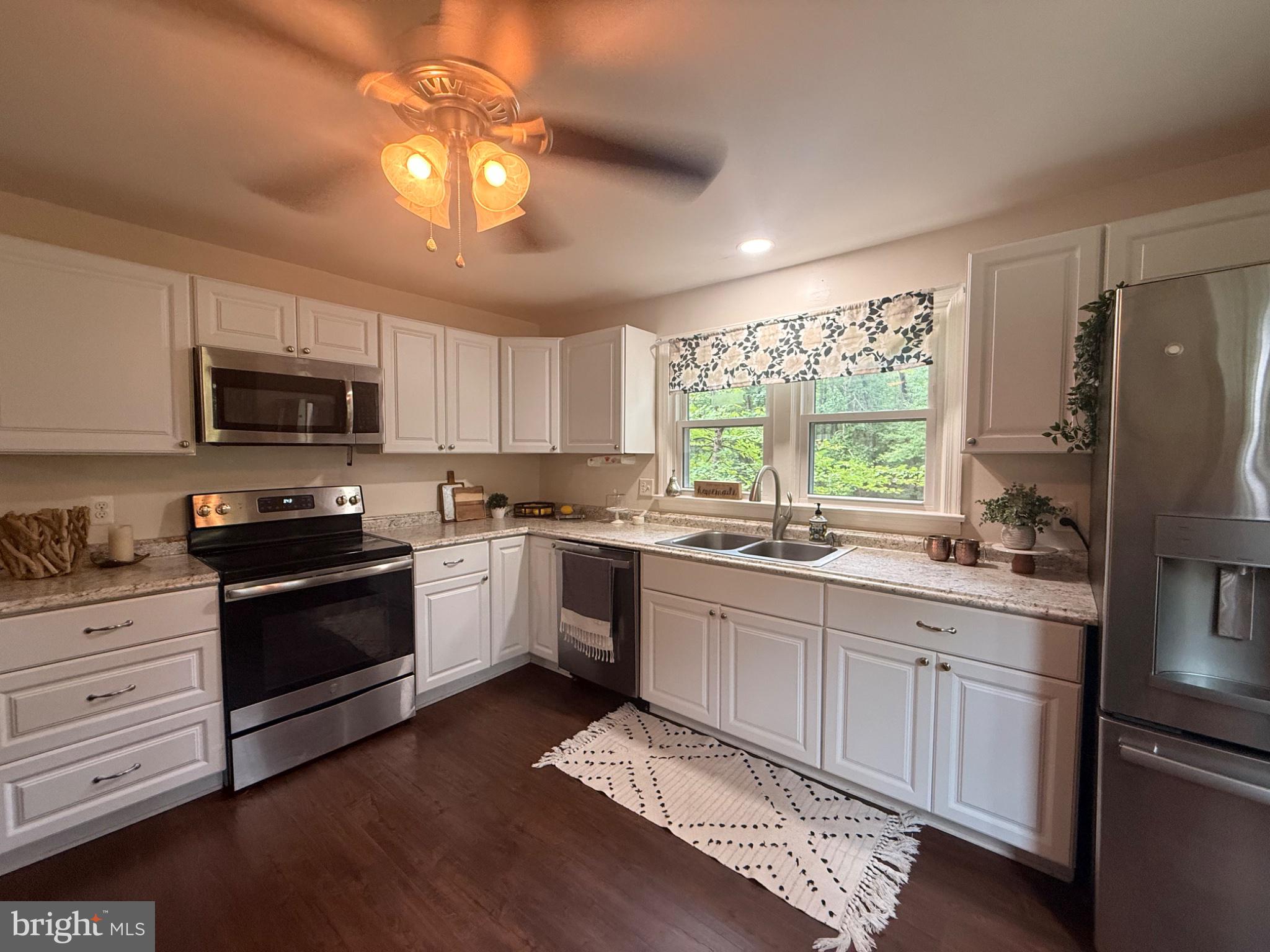 17400 Hudson Road Culpeper, VA 22701 - Photo 17 of 23 Bright and inviting modern kitchen.
