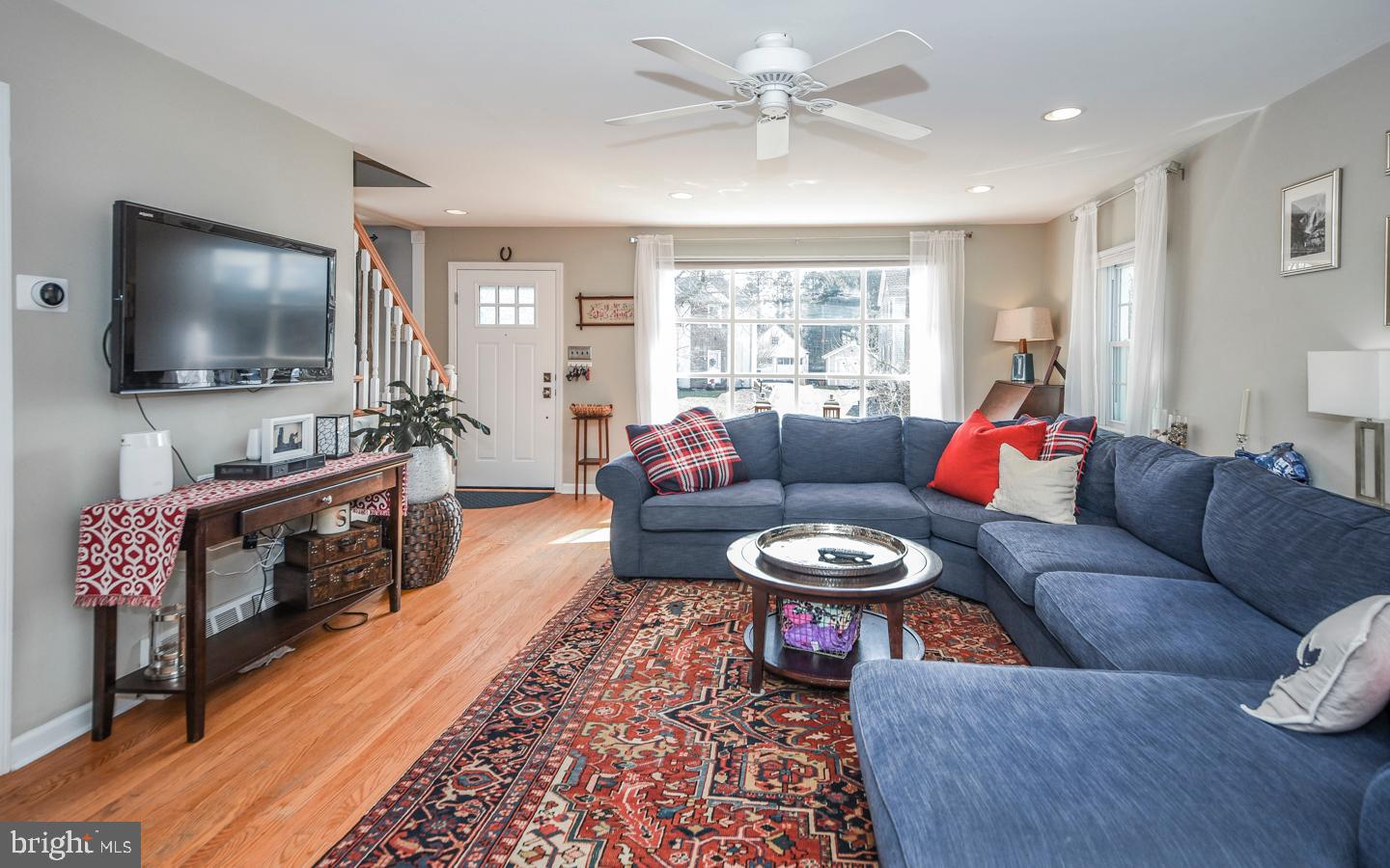 6323 Arlingham Road Flourtown, PA 19031 - Photo 4 of 32 Living room