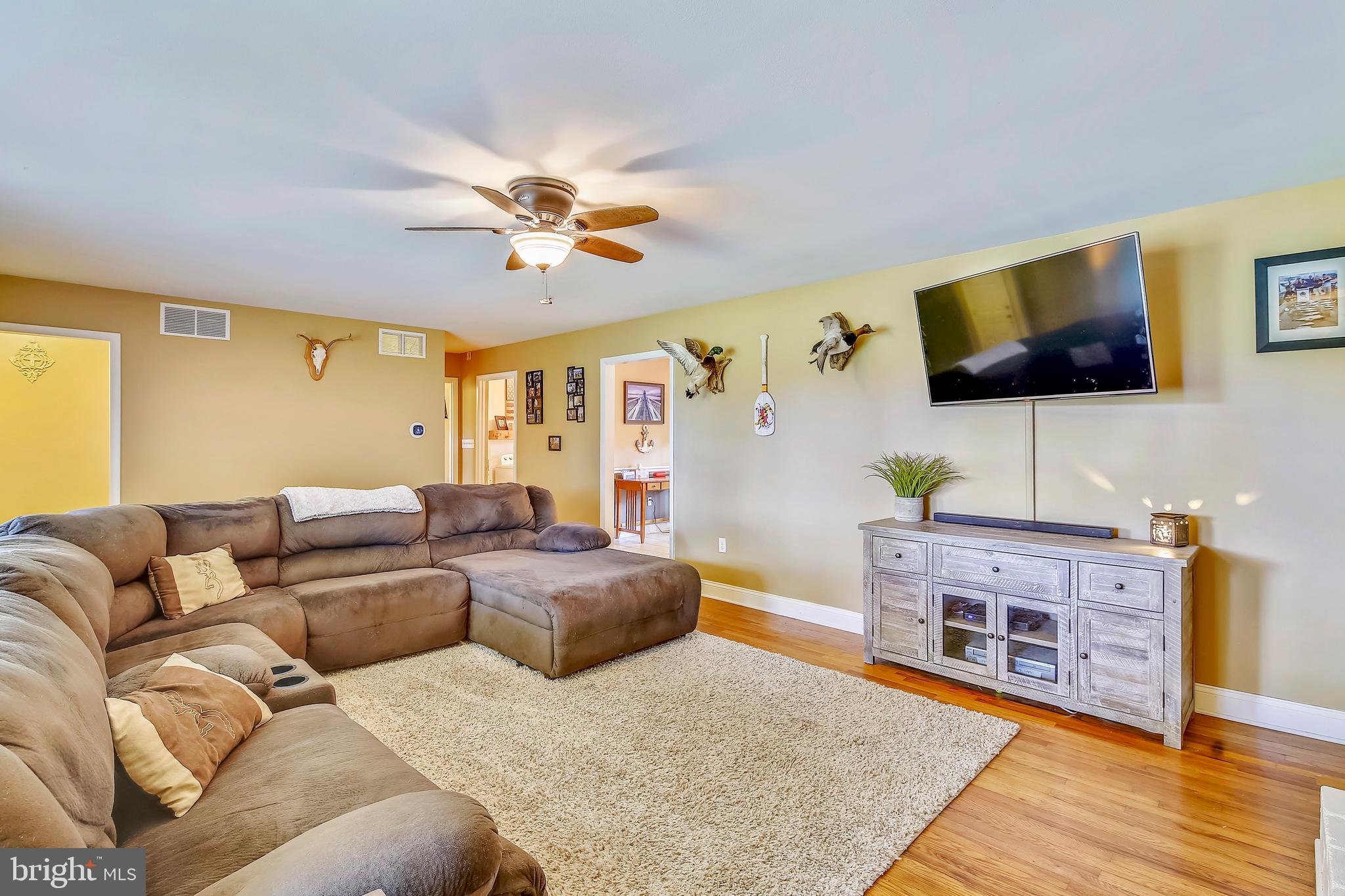 2306 Busic Church Road Marydel, MD 21649 - Photo 6 of 30 Living Room