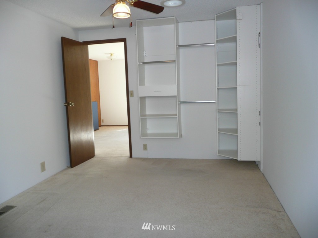 813 236th Place Southwest Bothell, WA 98021 - Photo 14 of 22