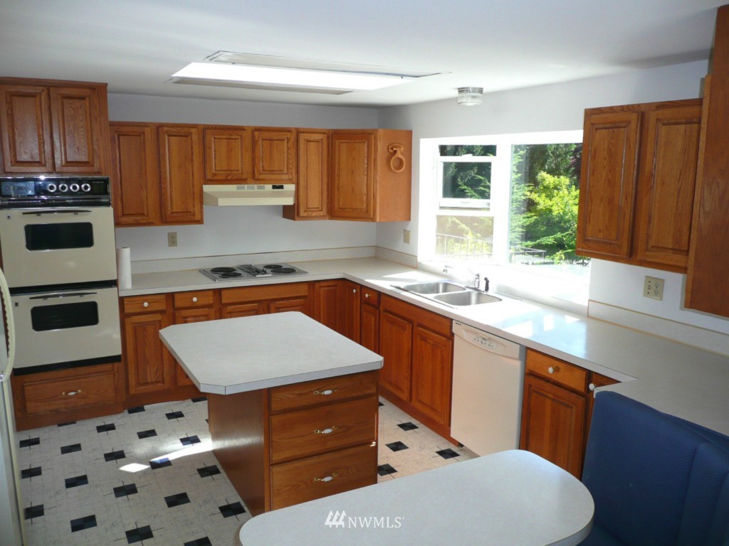 813 236th Place Southwest Bothell, WA 98021 - Photo 4 of 22