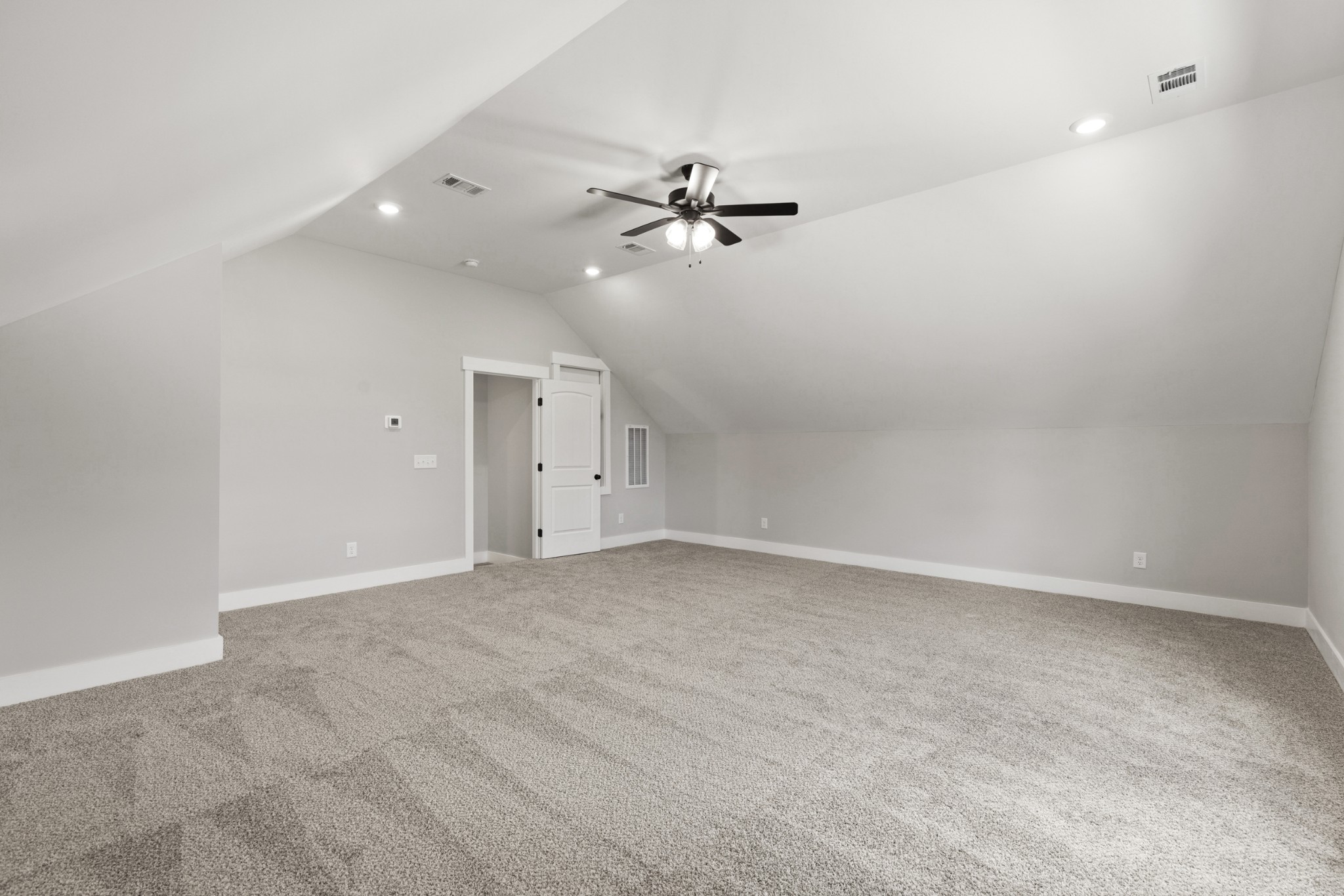 5638 Borthick Road Springfield, TN 37172 - Photo 34 of 43 an empty room with ceiling fan and window