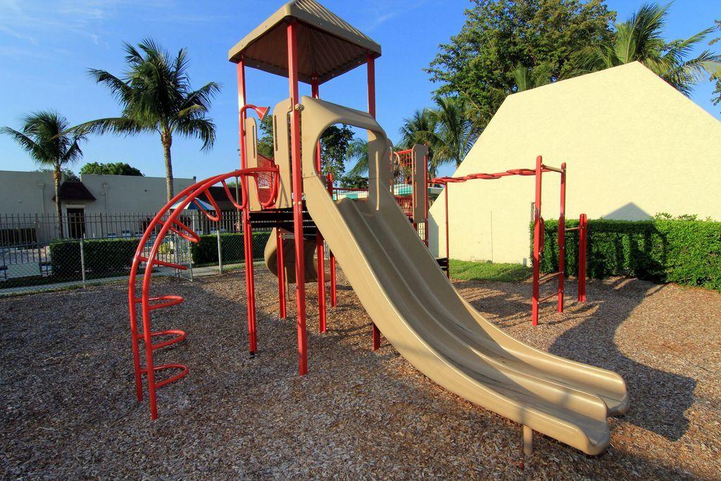 23312 Southwest 53rd Avenue, Unit E Boca Raton, FL 33433 - Photo 21 of 23 boba20