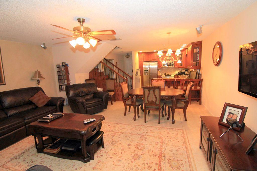 23312 Southwest 53rd Avenue, Unit E Boca Raton, FL 33433 - Photo 3 of 23 boba3ISzjpom4ouv5dp0000000000