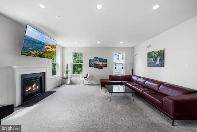 $689,900 | 111 Park View Lane, Royersford, PA 19468