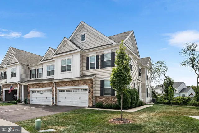 $689,900 | 111 Park View Lane, Royersford, PA 19468