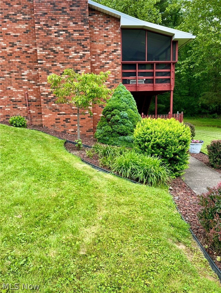 976 Braun Road Belpre, OH 45714 - Photo 5 of 48 BEAUTIFUL LANDSCAPING