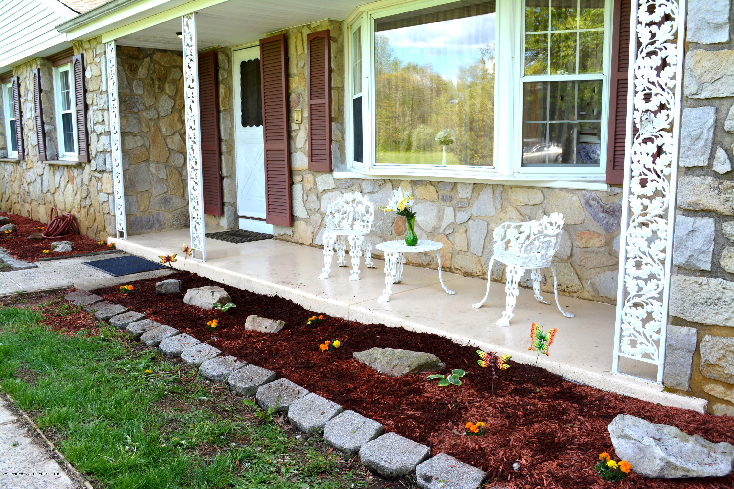 243 County Road 539 Cream Ridge, NJ 08514 - Photo 4 of 29 Front Garden
