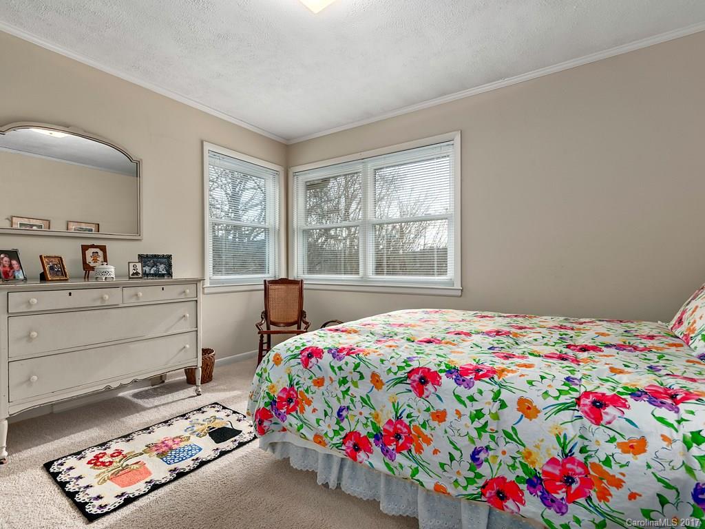 9 Graystone Road Asheville, NC 28804 - Photo 14 of 24 Gallery Image 14