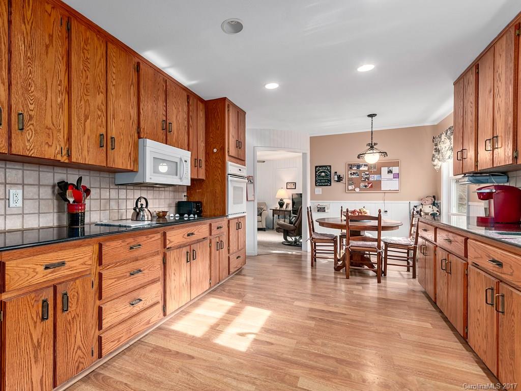 9 Graystone Road Asheville, NC 28804 - Photo 8 of 24 Gallery Image 8
