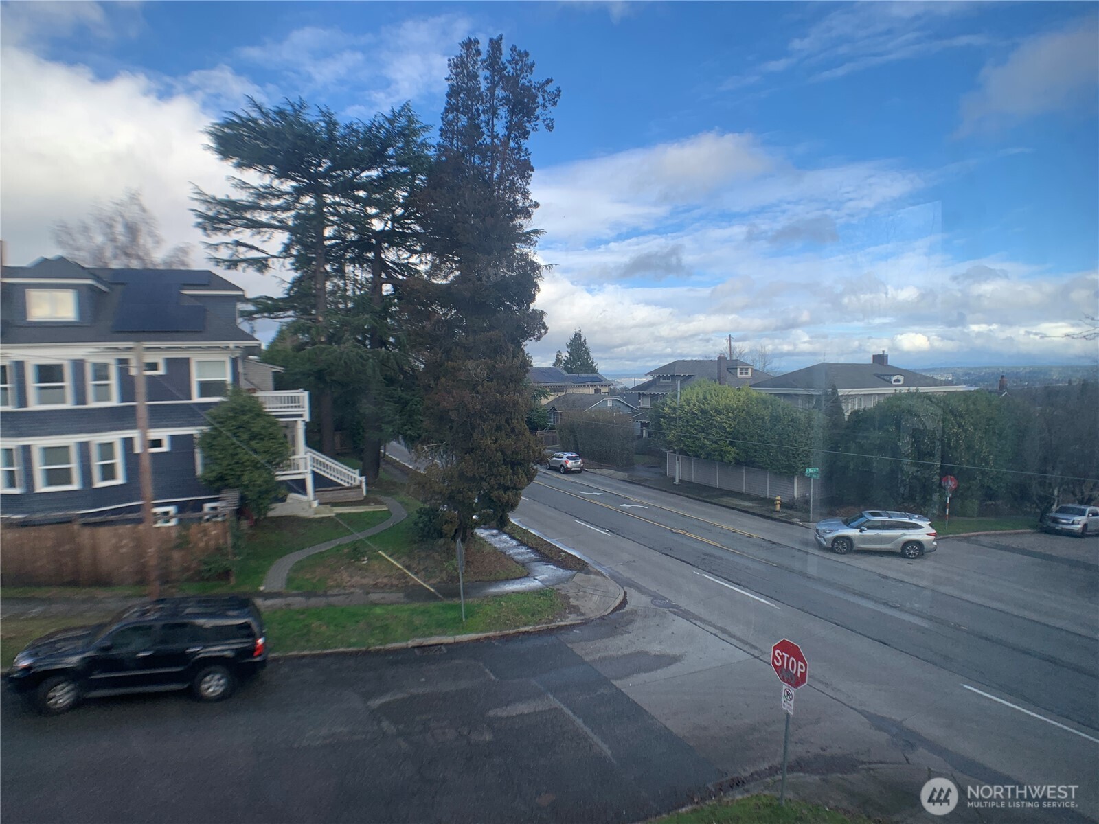 621 23rd Avenue East, Unit 2ND F Seattle, WA 98112 - Photo 15 of 17