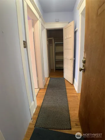 $1,950 | 621 23rd Avenue East, Unit 2ND F, Seattle, WA 98112