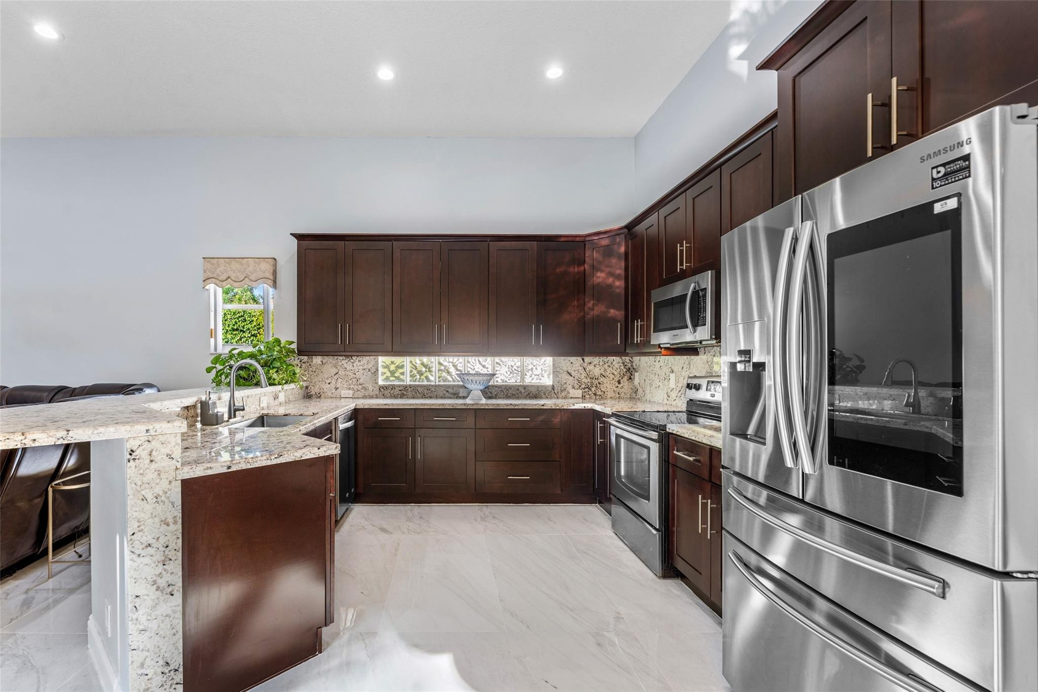 3852 Oak Ridge Circle Weston, FL 33331 - Photo 16 of 41 Photo 16