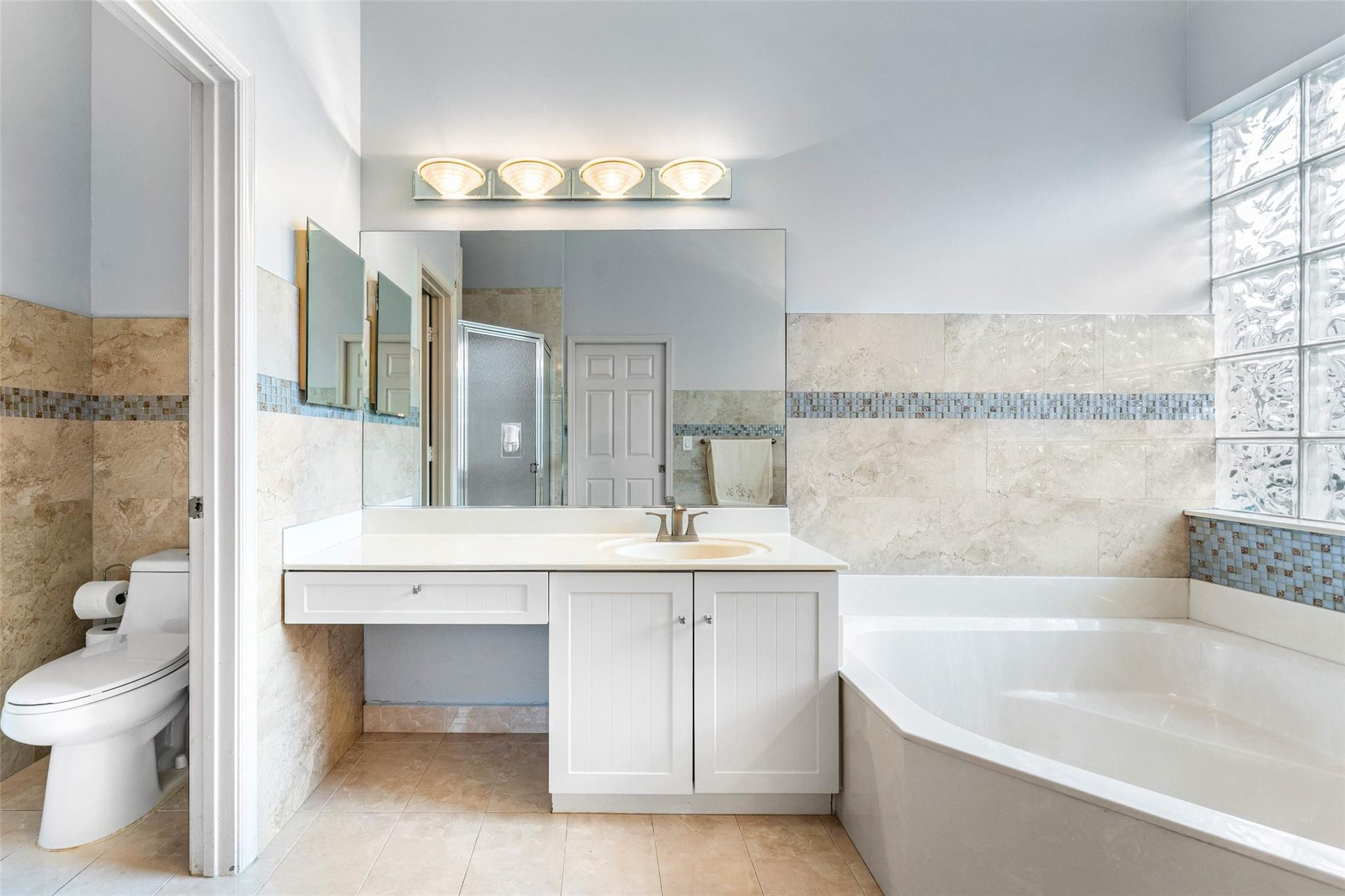 3852 Oak Ridge Circle Weston, FL 33331 - Photo 25 of 41 Photo 25