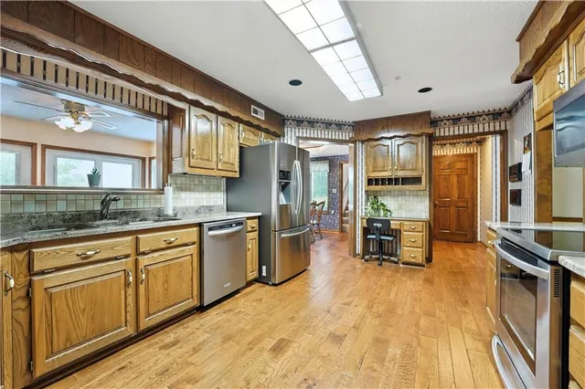 $950,000 | 23900 East 88th Street, Lee's Summit, MO 64064