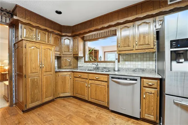 $950,000 | 23900 East 88th Street, Lee's Summit, MO 64064