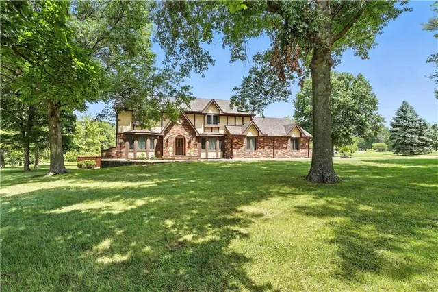 $950,000 | 23900 East 88th Street, Lee's Summit, MO 64064