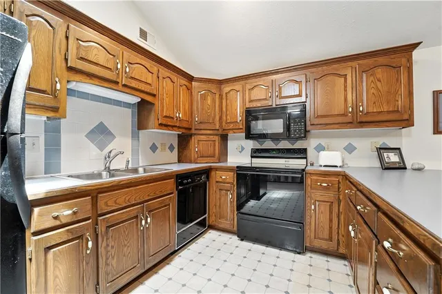 $950,000 | 23900 East 88th Street, Lee's Summit, MO 64064