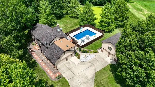 $950,000 | 23900 East 88th Street, Lee's Summit, MO 64064