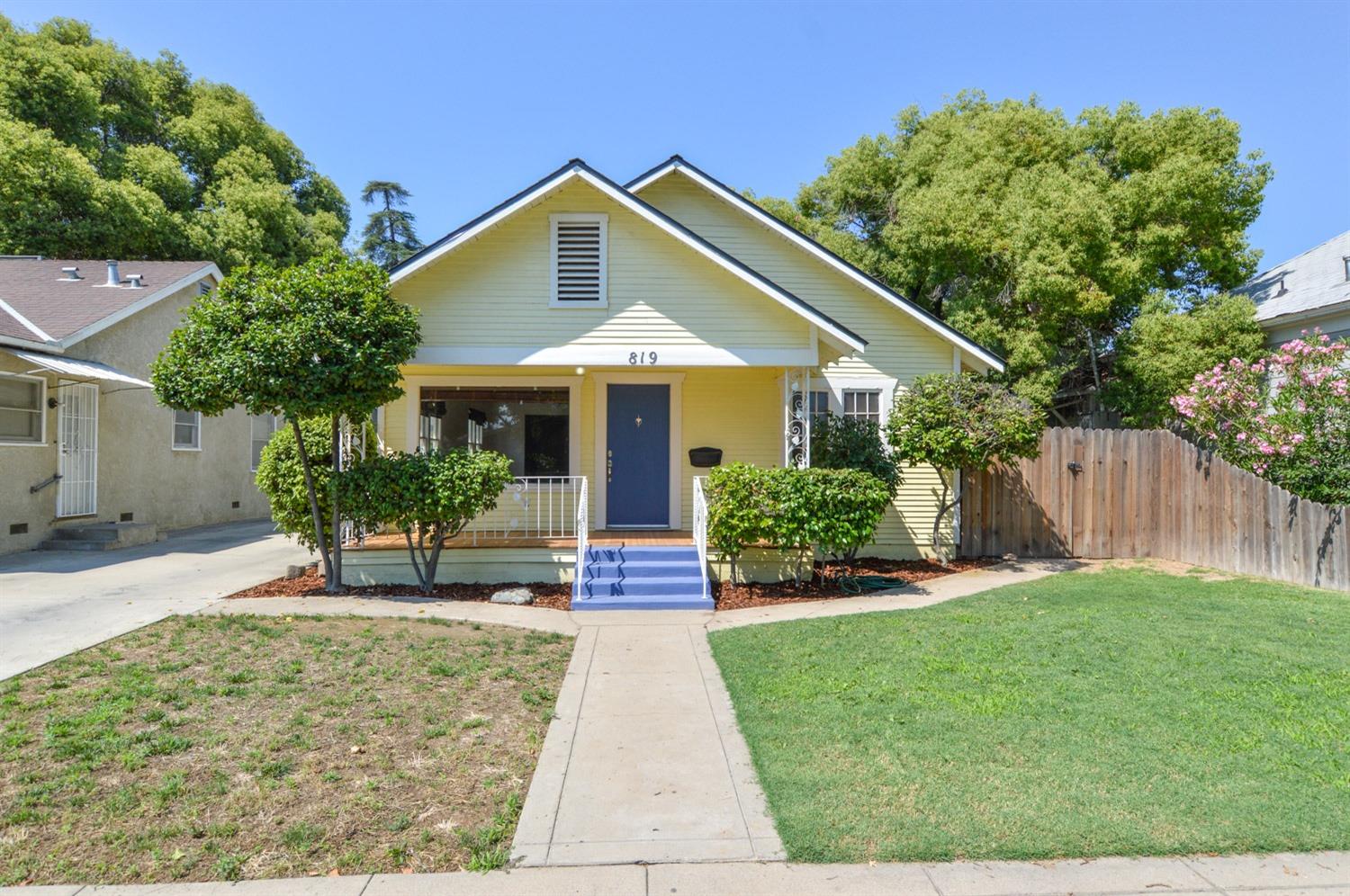 819 F Street Reedley, CA 93654 - Photo 1 of 24