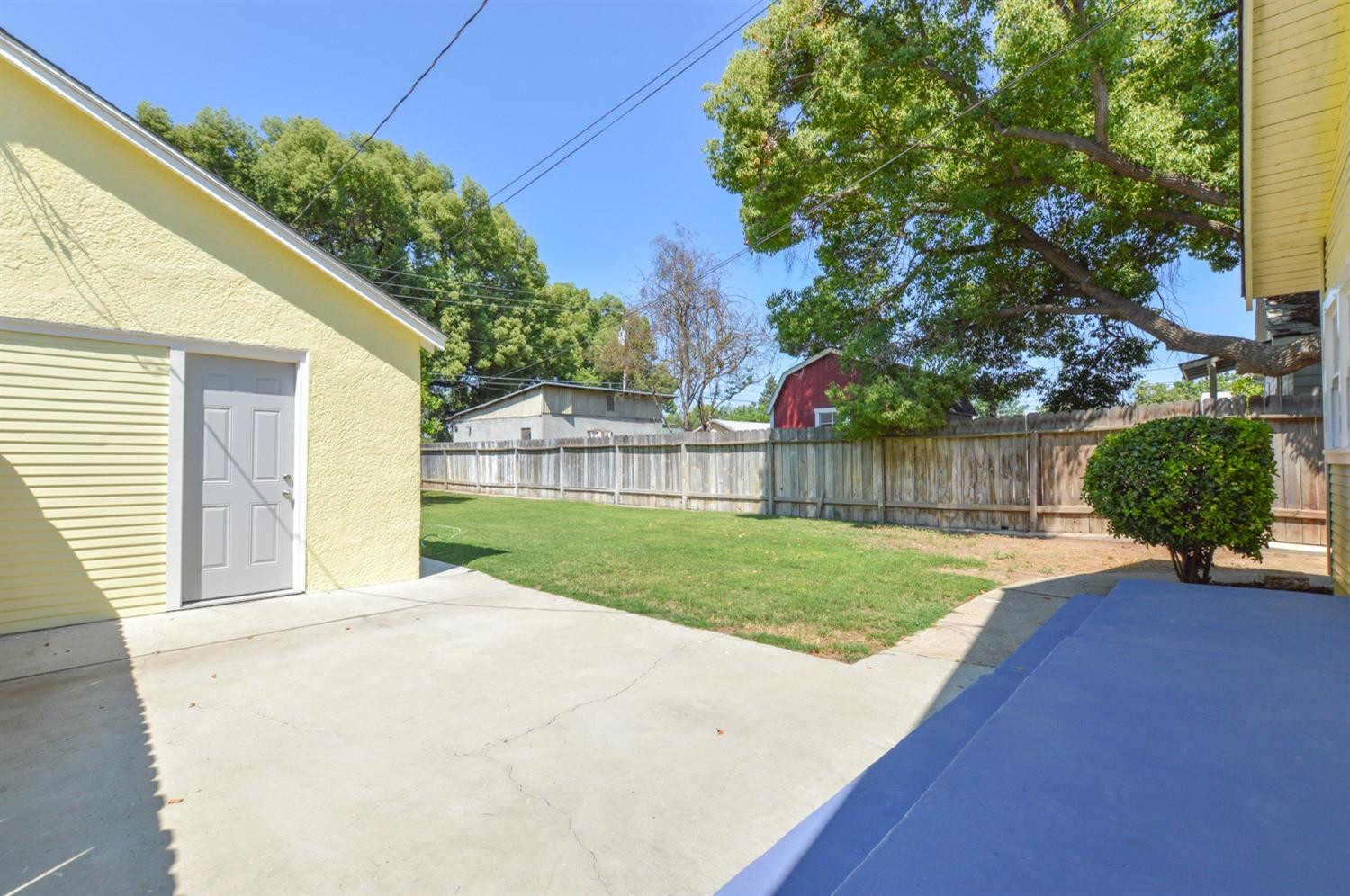819 F Street Reedley, CA 93654 - Photo 15 of 24