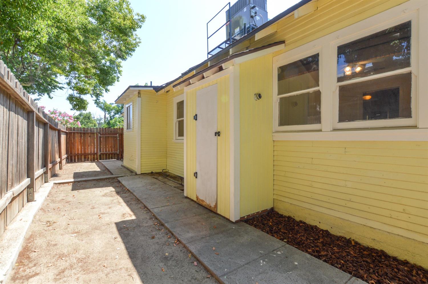 819 F Street Reedley, CA 93654 - Photo 21 of 24