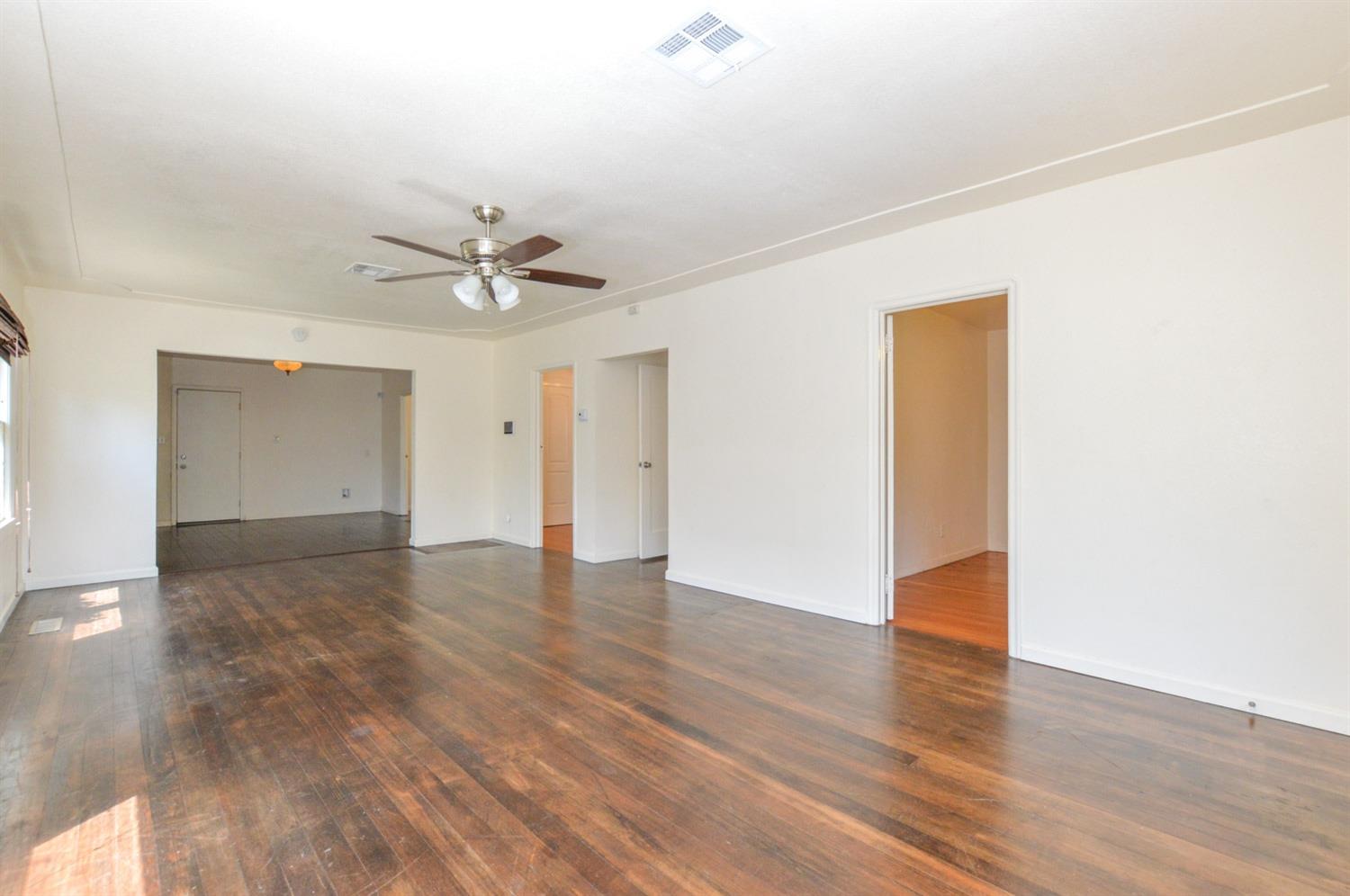 819 F Street Reedley, CA 93654 - Photo 5 of 24
