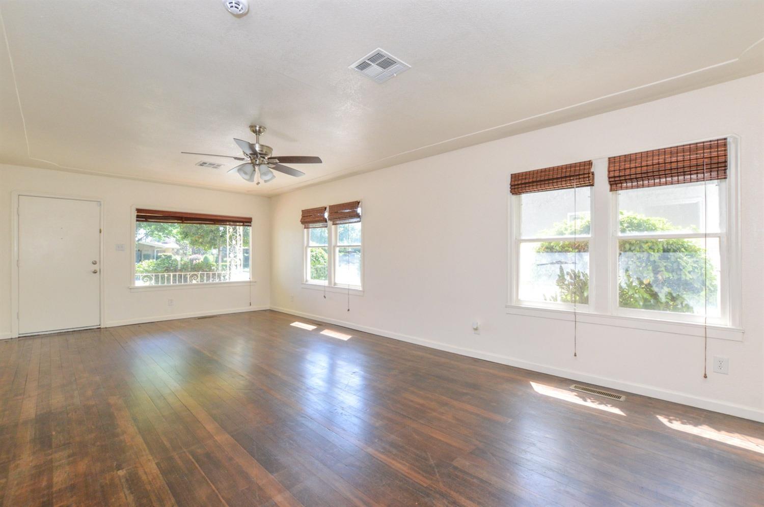 819 F Street Reedley, CA 93654 - Photo 7 of 24