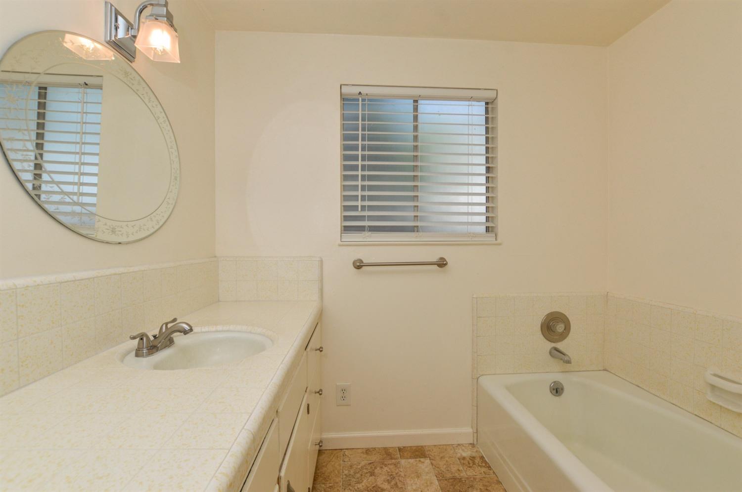 819 F Street Reedley, CA 93654 - Photo 9 of 24